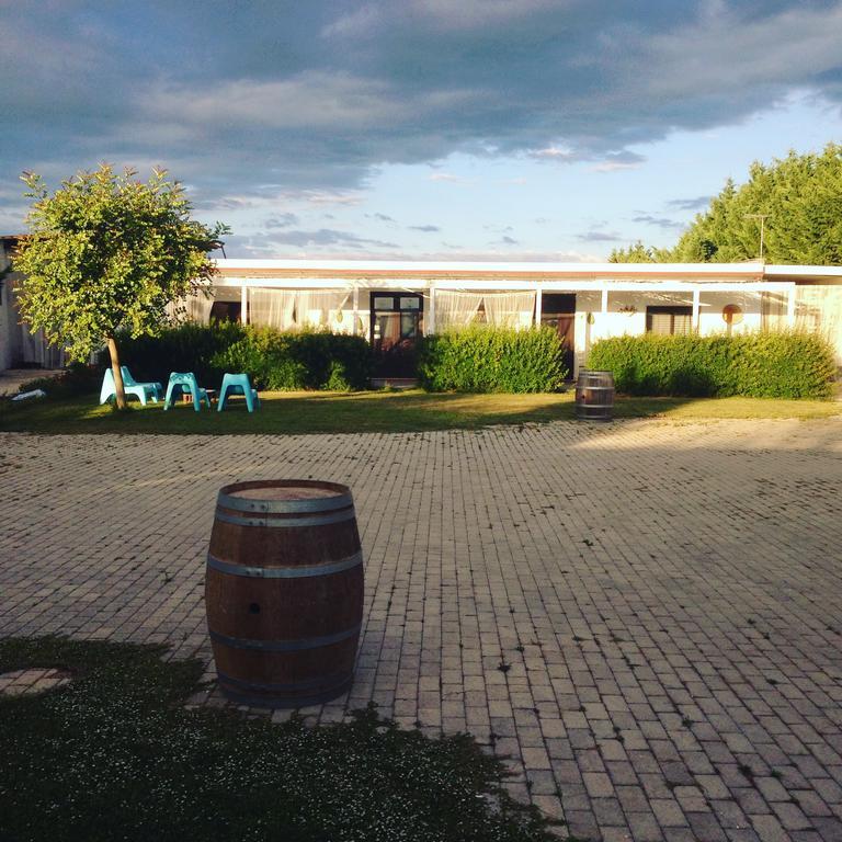Mazzara Farm Bed & Breakfast Manduria Exterior photo